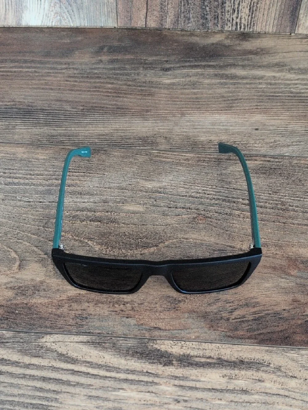 Lacoste L6009S 002 Rectangular Men's Sunglasses with Soft Case             M458